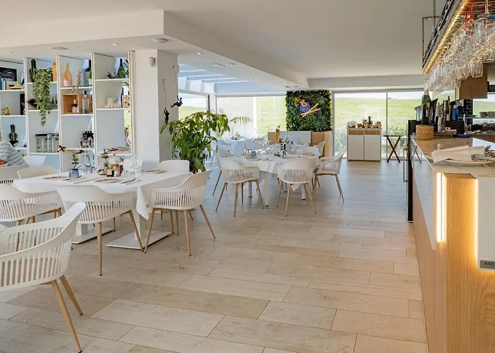 2237-Modern Apt With Private Beach
